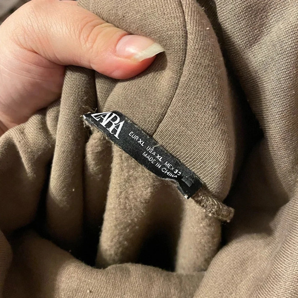 ZARA LIGHT BROWN TURTLENECK BOXY SWEATSHIRT - Picture 2 of 4